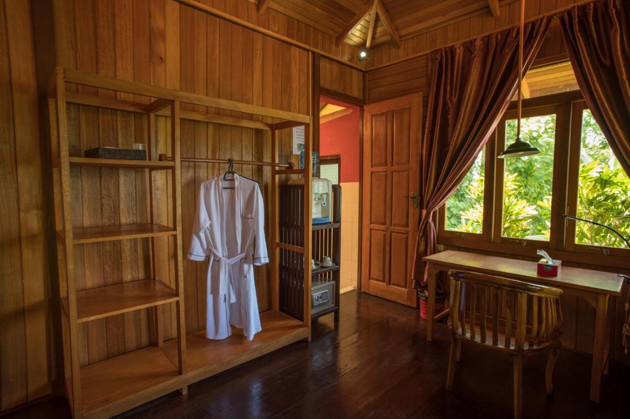 K2 Lembeh Dive Resort Bitung Exterior foto
